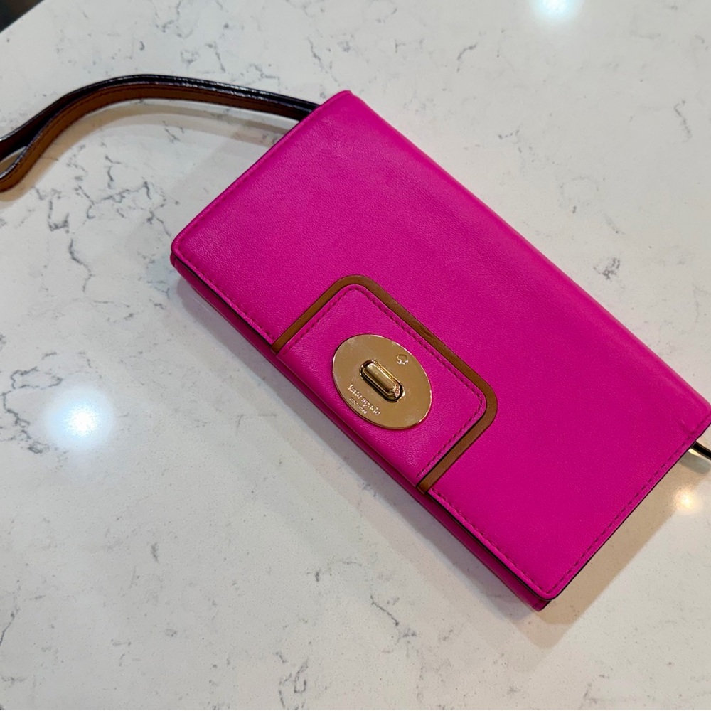 Kate Spade Turnlock Mara Hampton Road Fuchsia Leather Clutch Wallet
